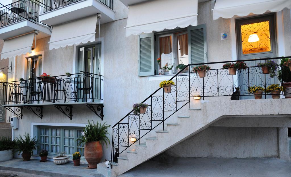 Arolithos Hotel Spétses Екстериор снимка